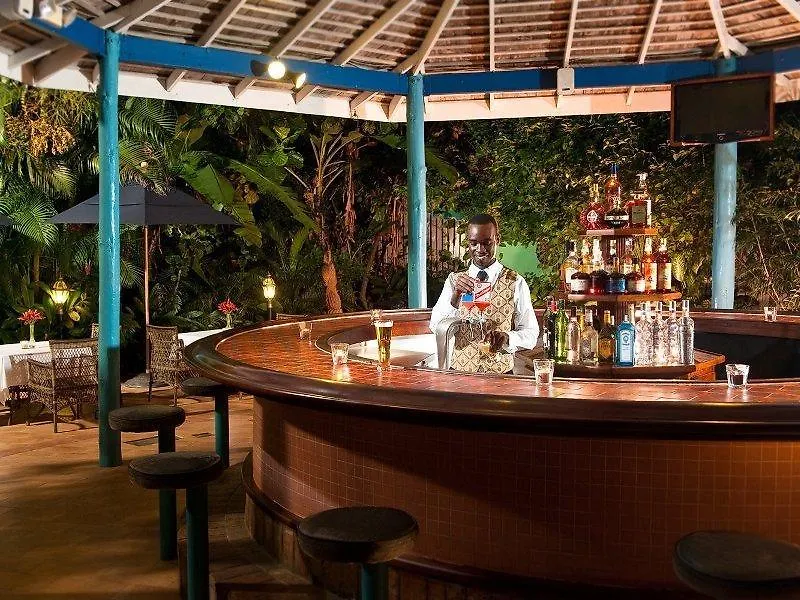 Hotel Sandals Carlyle Inn מונטגו ביי ג'מייקה